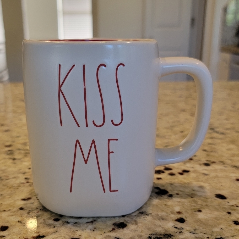 Rae Dunn Kiss Me Mug NEW